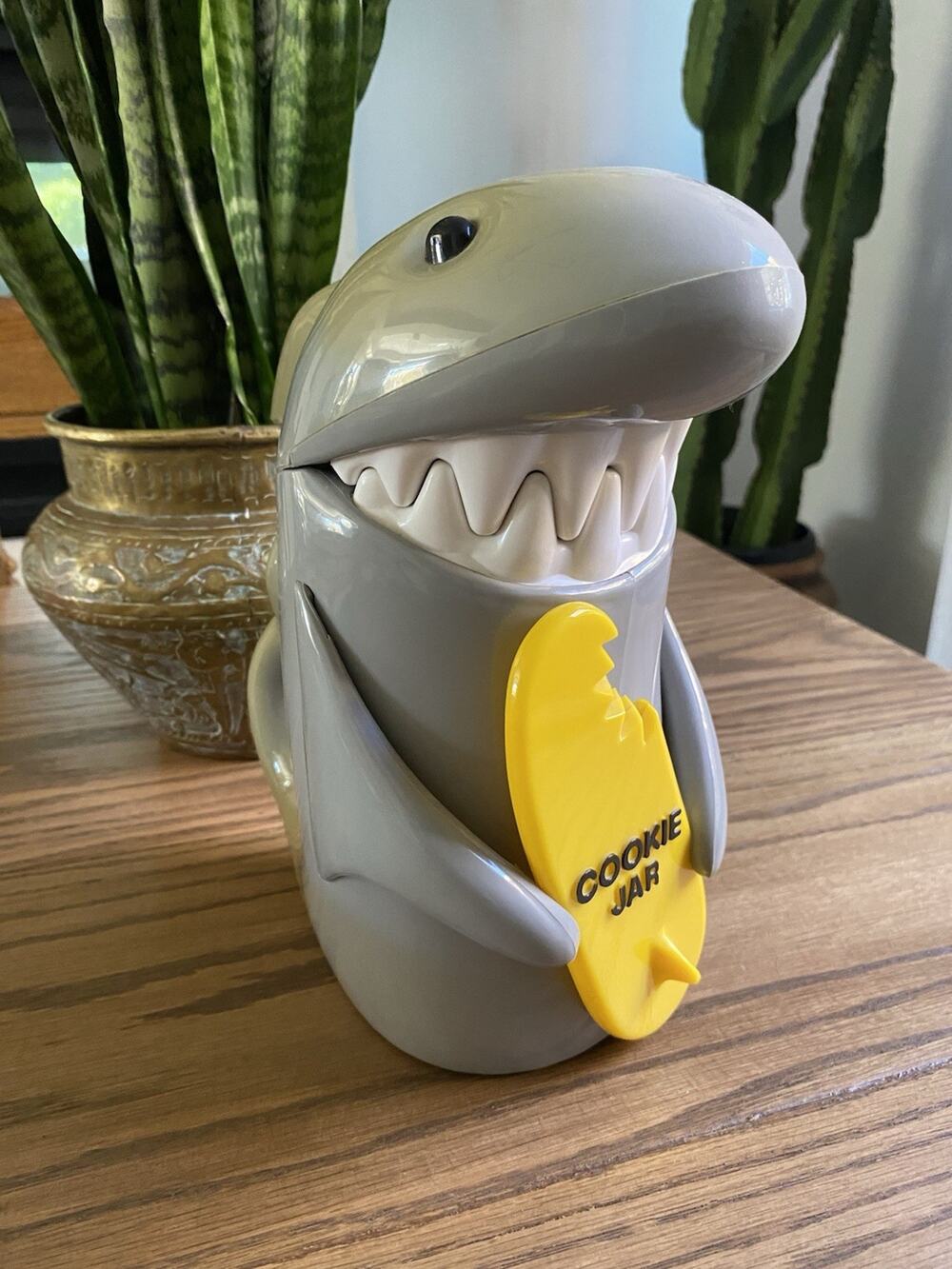 Vintage 1996 Shark Cookie Jar Plays Jaws Theme When Opened Plastic Cookie Jar
